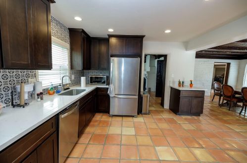 1267 Canal Dr, Turlock CA  95380-4159 exterior