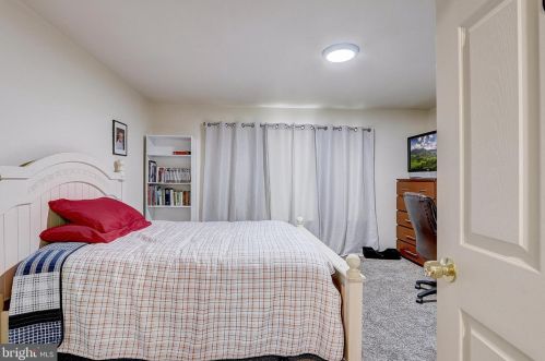 276 Bellevue Ave, Trenton NJ  08618-4622 exterior