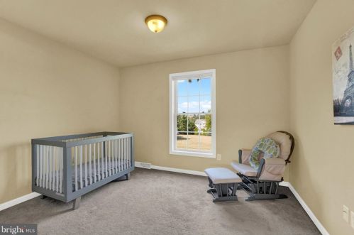 1433 Farm Cross Way, York PA  17408-8537 exterior