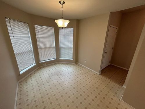 720 Hawthorn Dr, Cedar Hill TX  75104-3184 exterior