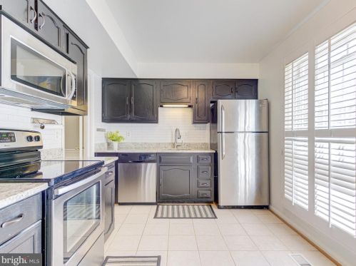 5271 Bradgen Ct, Springfield VA  22151-3505 exterior