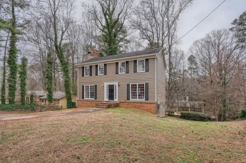 179 Rockbridge Rd, Lilburn, GA 30047-5162