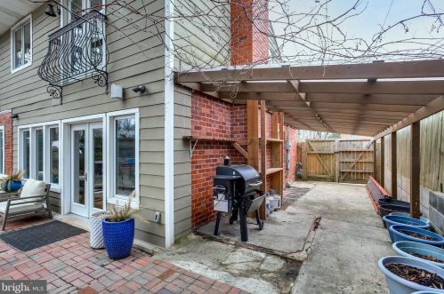 1511 Delmont Ln, Silver Spring MD 20912-7036 exterior