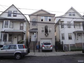 88 Peabody Pl, Newark, NJ 07104-4112