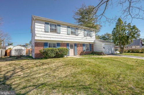 2 Sudberry Ln, Willingboro, NJ 08046-1402