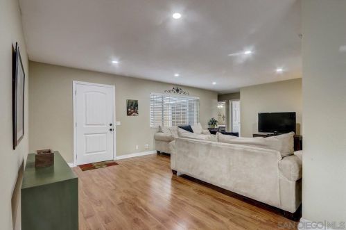 145 El Valle Opulento, Vista CA 92083-7708 exterior