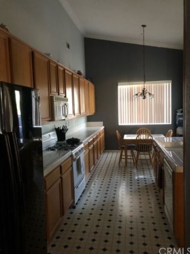 4275 Columbia Ave, Riverside CA  92501-6600 exterior