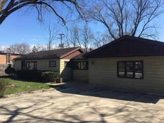 13513 Lawler Ave, Crestwood, IL 60445-1711