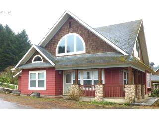 373 B St, Elkton, OR 97436-9772