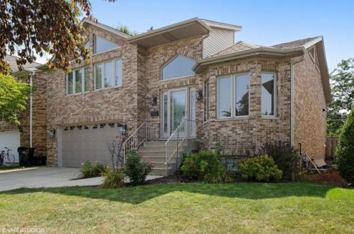 7943 Executive Ct, Chicago, IL 60706-4444
