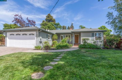 165 Leonard Dr, Concord, CA 94518-1212