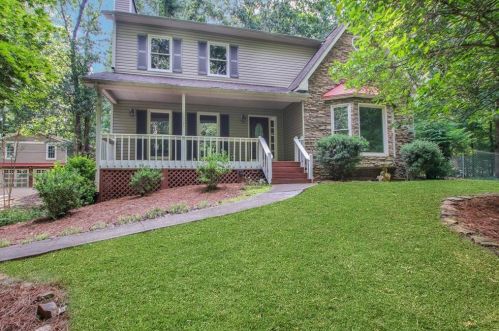 676 Turnberry Dr, Hiram, GA 30141-5919