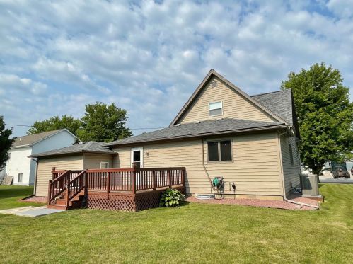 108 Dewey Ave, Comfrey, MN 56019-1134