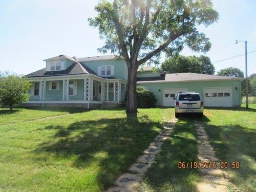 257 6th St, Beaver, WV 25813-9532