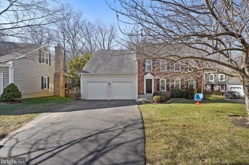 9625 Woodedge Dr, Springfield VA  22015-3017 exterior