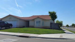 1704 Pierce Ln, Madera, CA 93638-1796