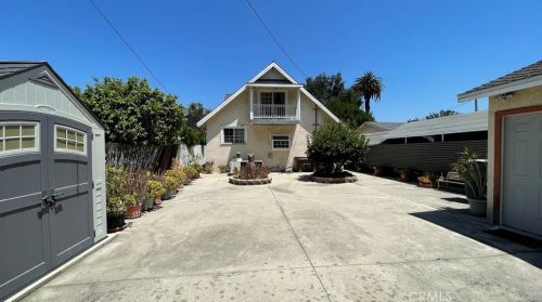 548 Oak St, Glendale CA 91204-1136 exterior