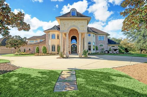 5110 Newpoint Dr, Fresno, TX 77545-9212