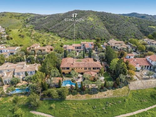 47 Echo Gln, Irvine CA  92603-0421 exterior