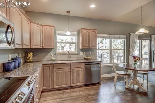 1102 Ptarmigan Dr, Woodland Park CO 80863-8004 exterior