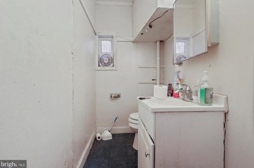 216 Carlisle St, Hanover PA 17331-2448 exterior