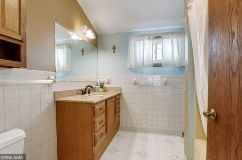1505 Dale St, Saint Paul MN  55117-3410 exterior