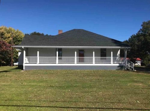 609 Shamrock Ave, Landrum, SC 29356-1235