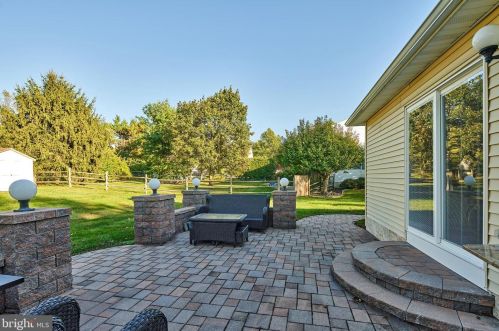 16 Ronit Dr, Trenton NJ 08628-2225 exterior