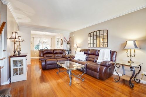 2 Wade Ave, Cranford, NJ 07016-2551
