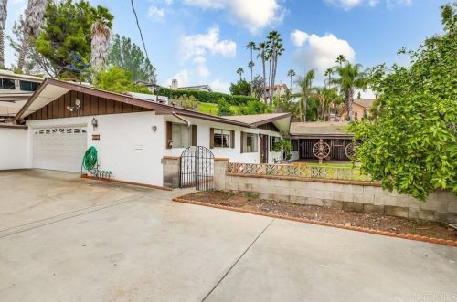12367 Gay Rio Dr, Lakeside, CA 92040-5535