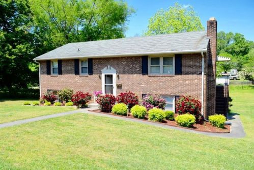 308 Oliver Ave, Crewe, VA 23930-1312