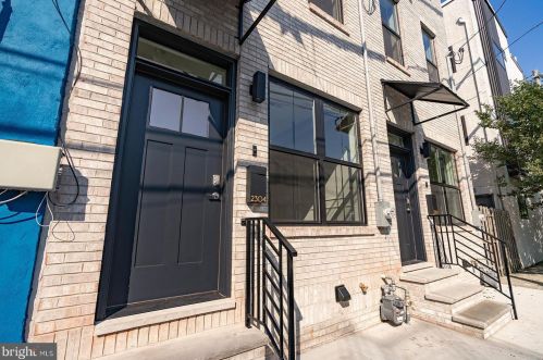 2302 Gordon St, Philadelphia PA 19132-4631 exterior