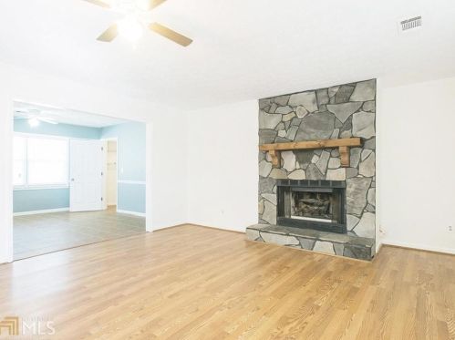 741 Jefferson Dr, Conyers, GA 30094-5011