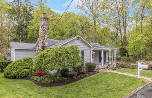 1 Mckendry Ct, Norwalk CT  06853-1018 exterior