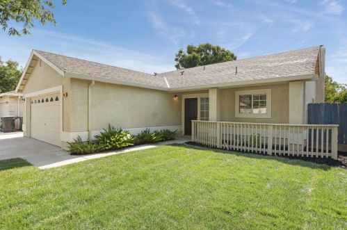 505 Blue Canyon Dr, Modesto, CA 95354-2177