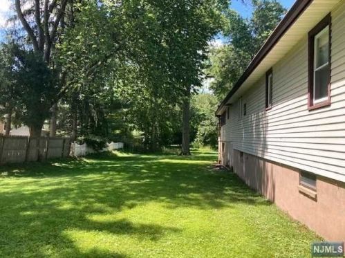 120 South St, Cresskill, NJ 07626-1531