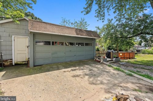 887 Lalor St, Trenton NJ  08610-6558 exterior