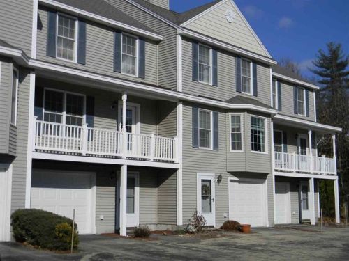27 Belleview Dr, Amherst, NH 03031-3051