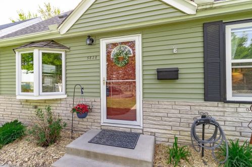 5828 46th Ave, Minneapolis, MN 55417-3026