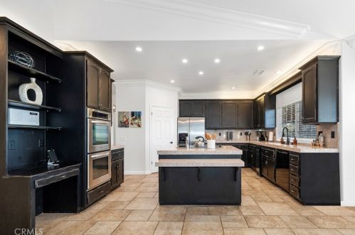 40107 Calle Breve, Temecula CA  92592-8692 exterior