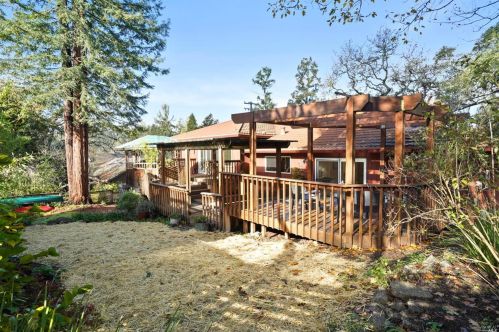 7465 Calder Ave, Sebastopol, CA 95472-6704