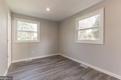 319 Marne Ave, Tavistock NJ 08033-1444 exterior