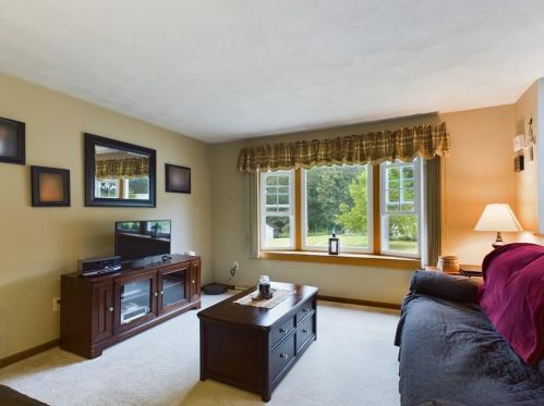 19 Black Walnut Dr, Coventry, RI 02816-7909