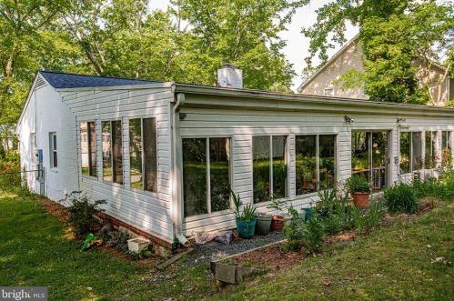 7415 Hastings St, Springfield VA  22150-4108 exterior