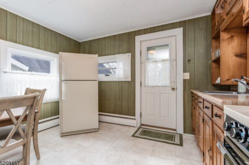 102 Vail St, Hackettstown NJ 07840-1220 exterior