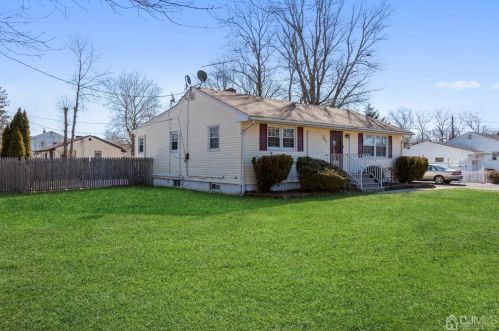 203 Birchwood Dr, Piscataway, NJ 08854-2011