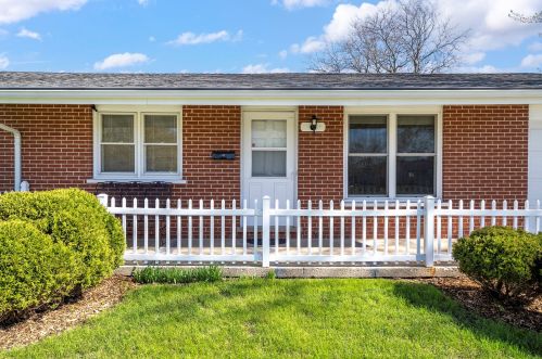 707 Harmony Dr, North Aurora, IL 60542-1546