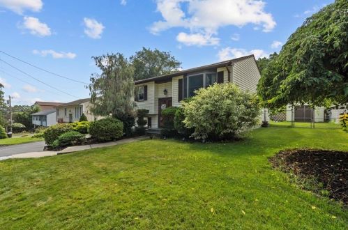 12 Garner Ave, Providence, RI 02919-2346