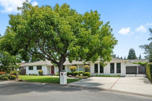 1572 Landell Ct, Los Altos, CA 94024-6261