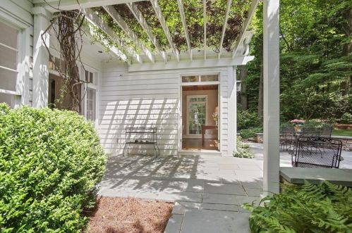 2839 Dover Rd, Atlanta GA  30327-1209 exterior